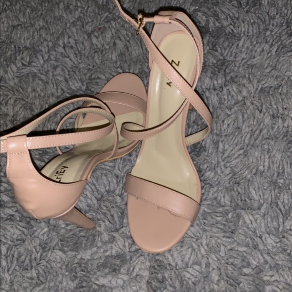 heels, never worn